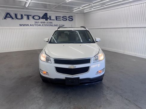 Used 2011 Chevrolet Traverse LTZ image 2