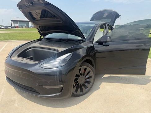 Used 2022 Tesla Model Y Performance AWD/4WD image 2