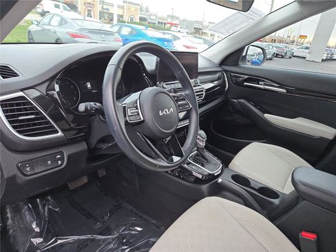 Used 2023 Kia Seltos EX image 21