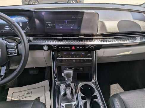 Used 2024 Kia Carnival SX Prestige FWD image 17