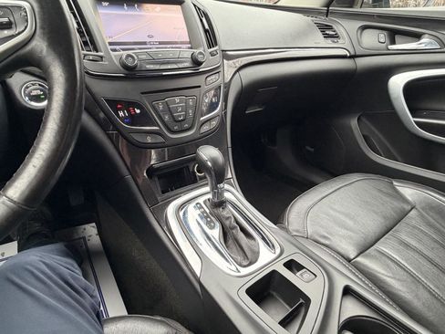 Used 2017 Buick Regal Premium w/ Driver Confidence Package #2 image 16