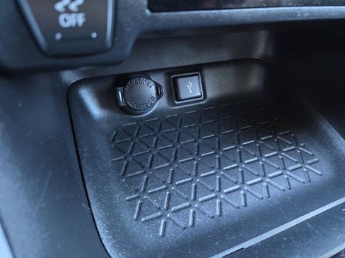 Used 2020 Toyota RAV4 LE image 21