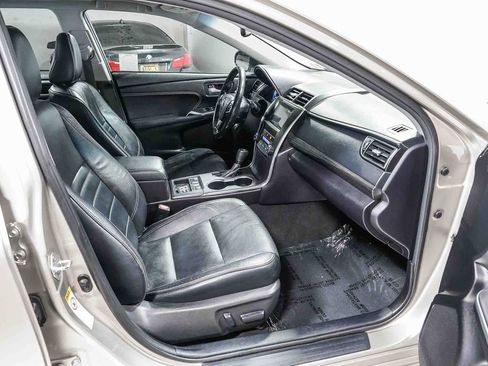 Certified 2016 Toyota Camry XLE w/ Moonroof Package FWD image 17