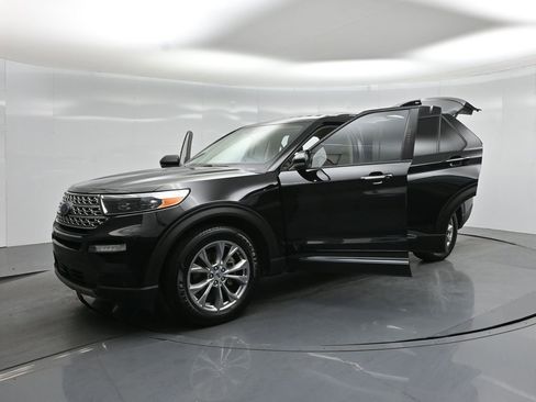 Certified 2021 Ford Explorer Limited w/ Equipment Group 301A RWD image 33