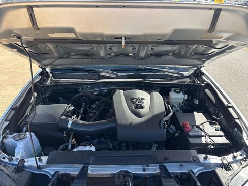 Used 2022 Toyota Tacoma TRD Off-Road image 20