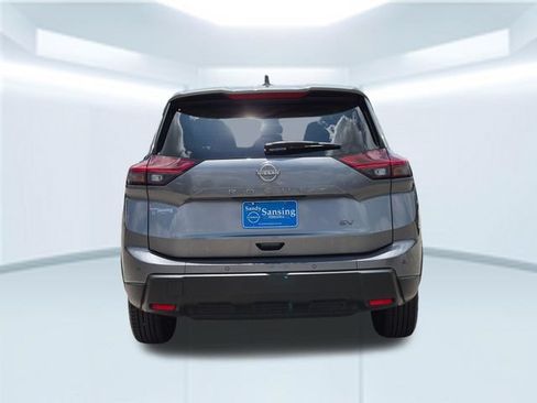Used 2024 Nissan Rogue SV FWD image 5