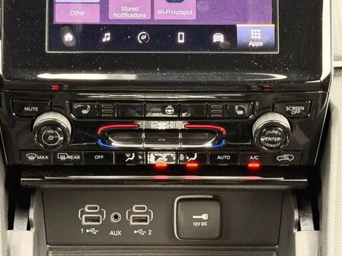 Used 2025 Jeep Grand Cherokee Laredo X w/ Luxury Tech Group I AWD/4WD image 31