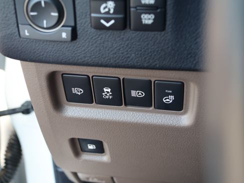 Used 2023 Lexus GX 460 Luxury w/ Sport Design Package AWD/4WD image 16