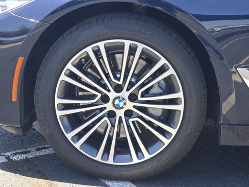 Used 2020 BMW 530i xDrive w/ Convenience Package AWD/4WD image 12