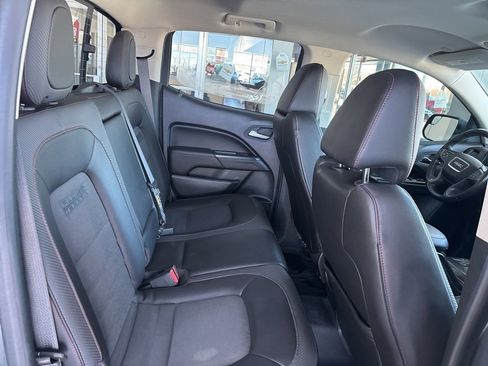 Used 2016 GMC Canyon SLE w/ All Terrain Package image 28