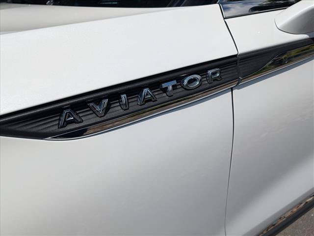 Used 2023 Lincoln Aviator Reserve w/ Equipment Group 201A AWD/4WD image 10