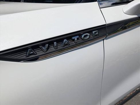 Used 2023 Lincoln Aviator Reserve w/ Equipment Group 201A AWD/4WD image 10