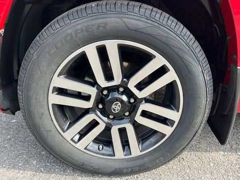 Used 2016 Toyota 4Runner Limited image 31