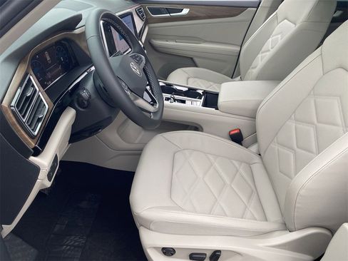 New 2026 Volkswagen Atlas SE image 15