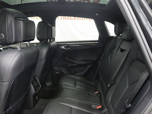 Used 2022 Porsche Macan AWD/4WD image 21