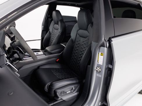 Used 2024 Audi RS Q8 4.0T quattro w/ Black Optic Package image 16