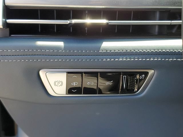 New 2025 Cadillac Escalade IQ Luxury 2 w/ LPO, Radiant Package AWD/4WD image 22