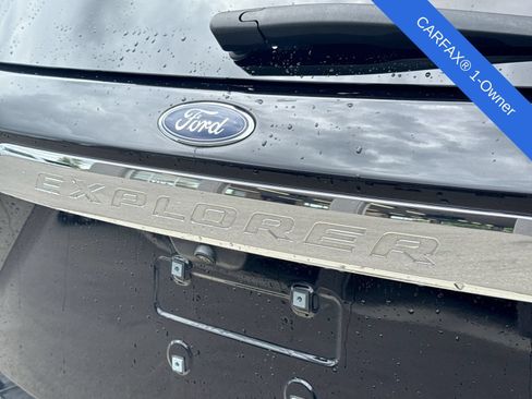 Used 2023 Ford Explorer XLT w/ Equipment Group 202A AWD/4WD image 15