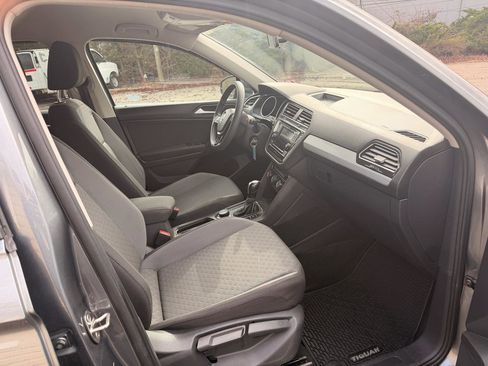 Used 2019 Volkswagen Tiguan S image 27
