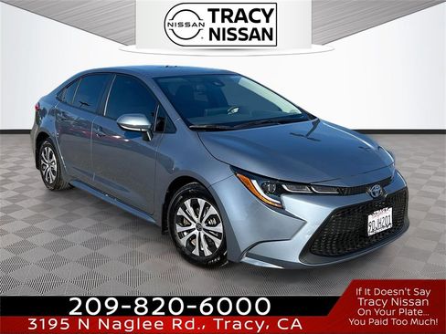 Used 2022 Toyota Corolla LE image 1