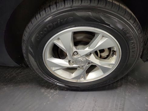 Used 2023 Hyundai Elantra SE image 10