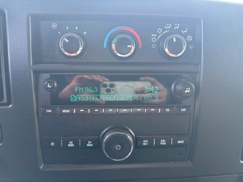 Used 2020 Chevrolet Express 2500 w/ Driver Convenience Package image 15