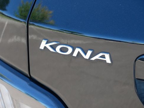 Certified 2023 Hyundai Kona Limited w/ Cargo Package AWD/4WD image 5