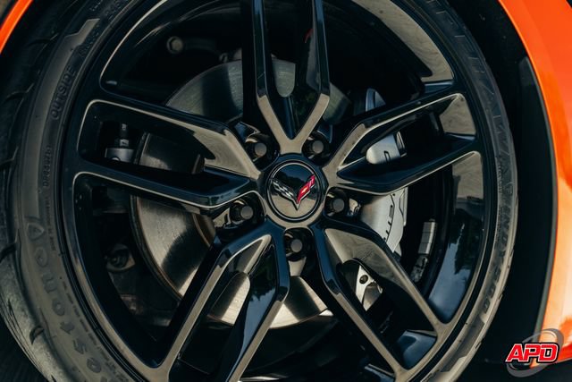 Used 2019 Chevrolet Corvette Stingray Coupe w/ Carbon Flash Badge Package RWD image 4