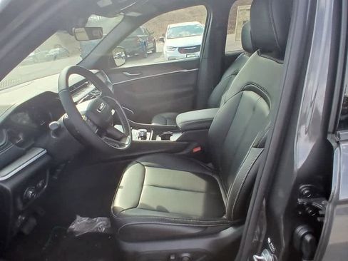 New 2026 Jeep Grand Cherokee Limited w/ Limited Altitude Package AWD/4WD image 10