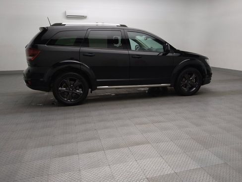 Used 2019 Dodge Journey Crossroad w/ Family Entertainment Group FWD image 10