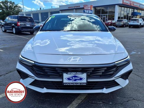 Used 2025 Hyundai Elantra Sport FWD image 7