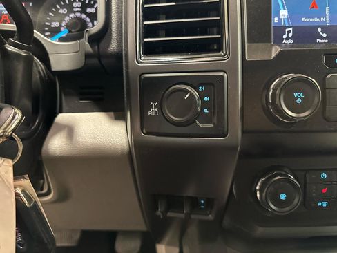 Used 2019 Ford F150 XLT w/ Equipment Group 302A Luxury AWD/4WD image 24