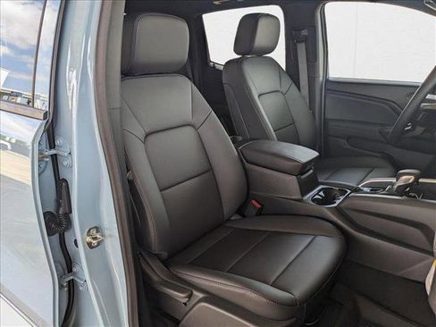 New 2025 Chevrolet Colorado LT w/ LT Convenience Package image 18