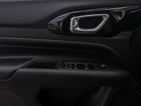 New 2026 Jeep Compass Latitude image 24