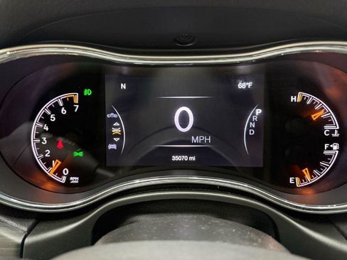 Used 2021 Jeep Grand Cherokee Limited image 17