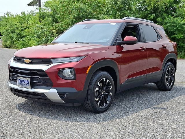 Used 2022 Chevrolet TrailBlazer LT w/ Convenience Package FWD image 3