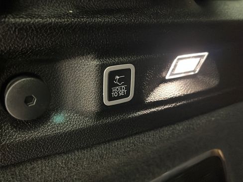 Used 2024 Jeep Grand Cherokee L Summit AWD/4WD image 30