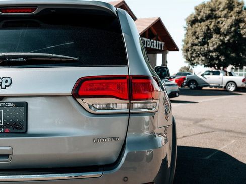Used 2021 Jeep Grand Cherokee Limited AWD/4WD image 14