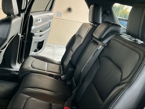 Used 2018 Ford Explorer Limited image 13