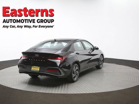 Used 2025 Hyundai Elantra Sport w/ Cargo Package image 39