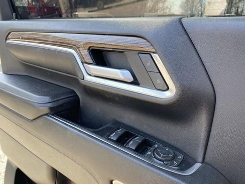 Used 2024 Chevrolet Silverado 3500 LT w/ Convenience Package image 10