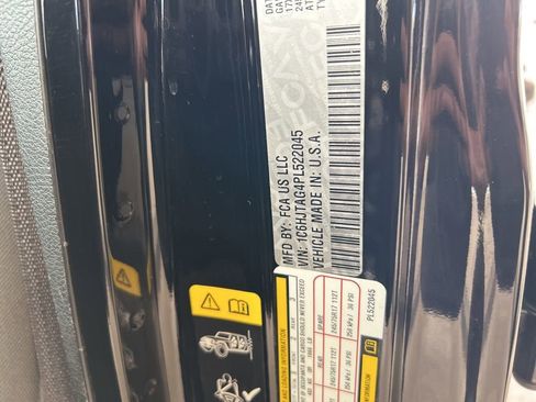 Used 2023 Jeep Gladiator Sport image 41