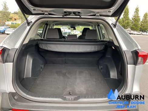 Used 2024 Toyota RAV4 XLE AWD/4WD image 11