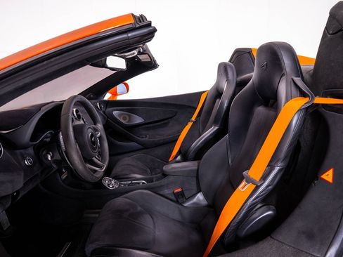 Used 2020 McLaren 600LT Spider RWD image 24