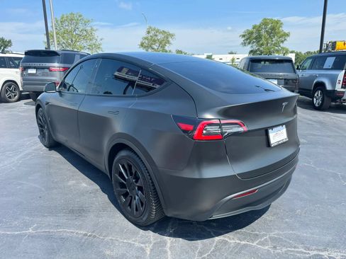 Used 2021 Tesla Model Y Long Range AWD/4WD image 3