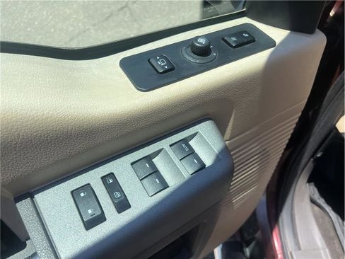Used 2011 Ford F250 Lariat w/ Lariat Interior Pkg AWD/4WD image 17