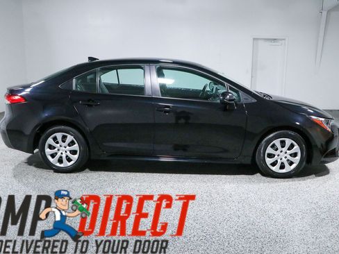 Used 2025 Toyota Corolla LE FWD image 6