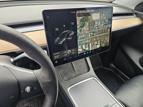 Used 2021 Tesla Model Y Long Range AWD/4WD image 28
