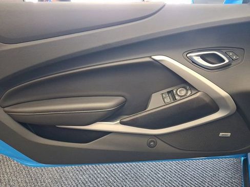 Used 2022 Chevrolet Camaro LT w/ Technology Package RWD image 11