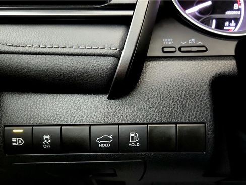 Certified 2023 Toyota Camry LE image 36